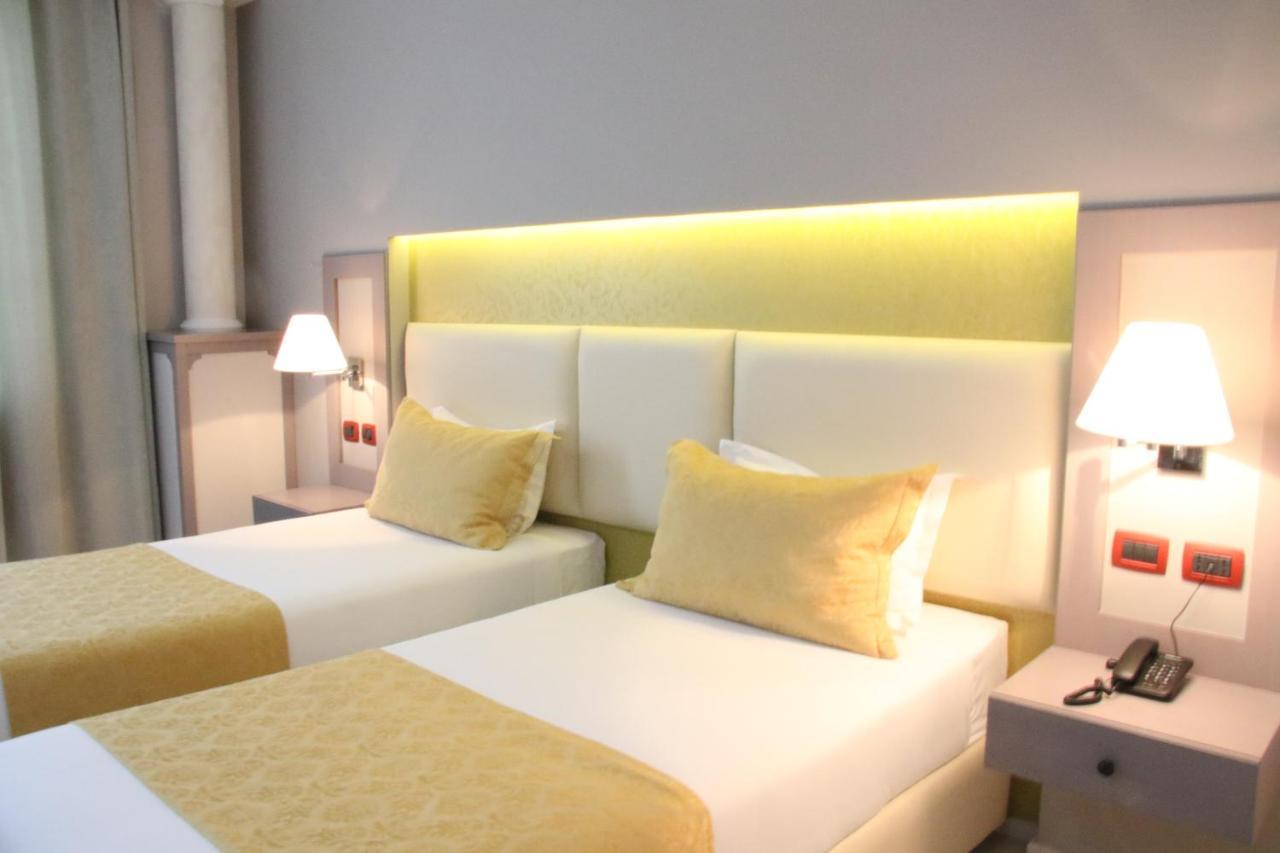 Stela Center Hotel